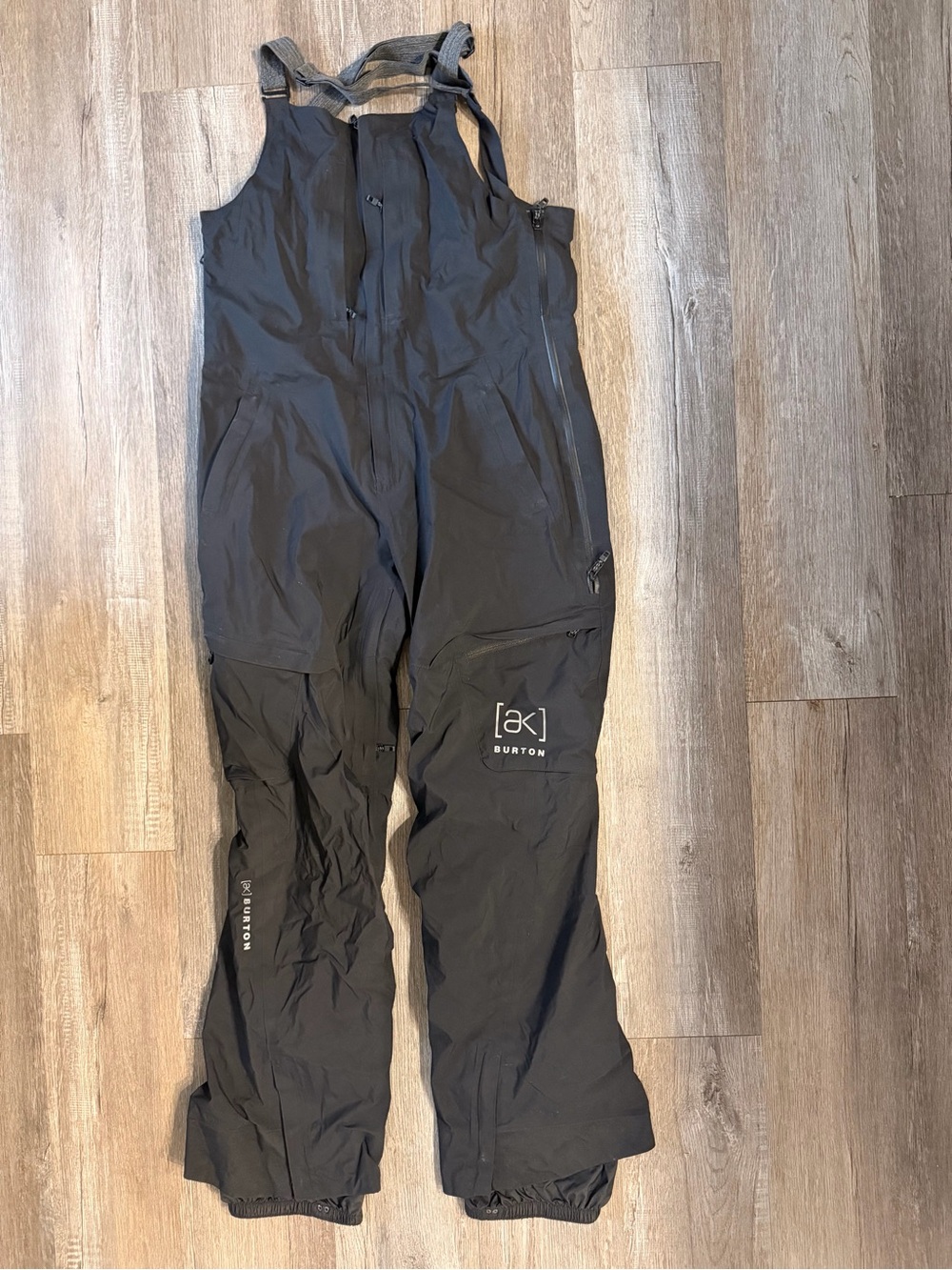BURTON AK Kimmy Gore-Tex Stretch Snow Bibs - Picture 4 of 9